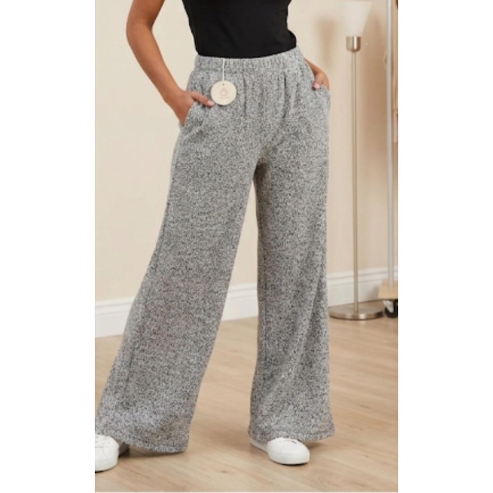 Chenault Women's Sweatpants wide Leg Black, White, and Gray Speckled Size 1X